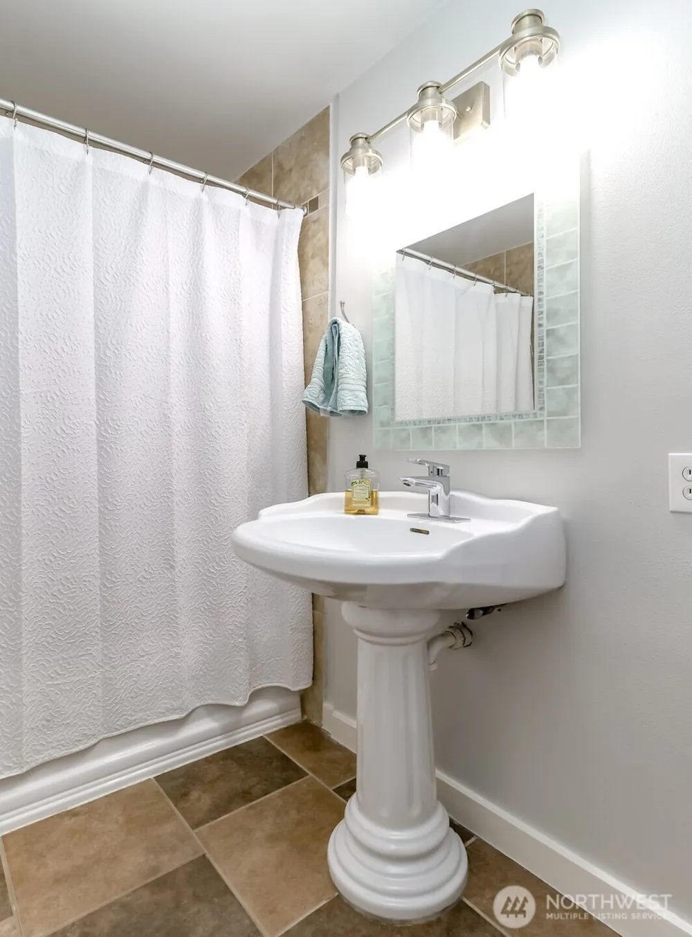 98 31st Avenue Milton, WA 98354