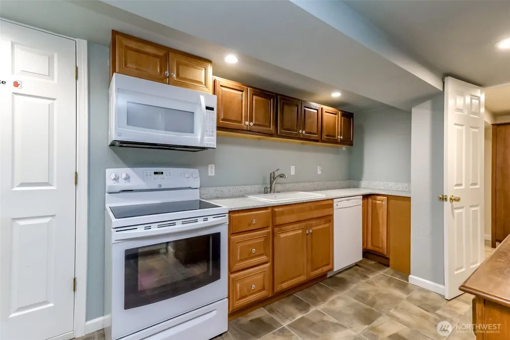 98 31st Avenue Milton, WA 98354