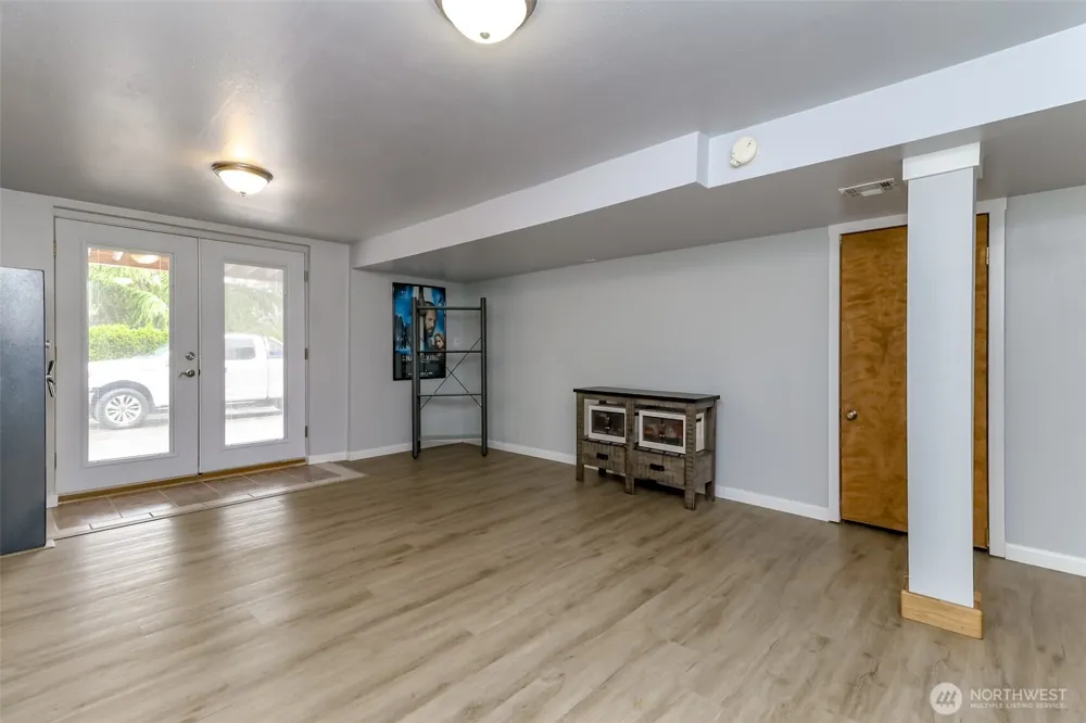 98 31st Avenue Milton, WA 98354