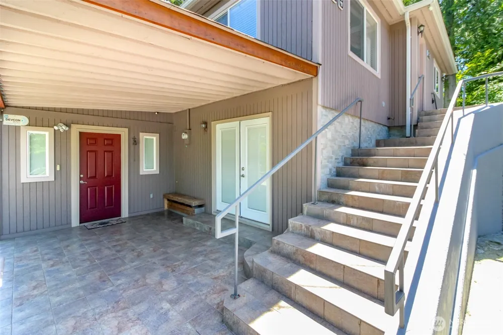 98 31st Avenue Milton, WA 98354