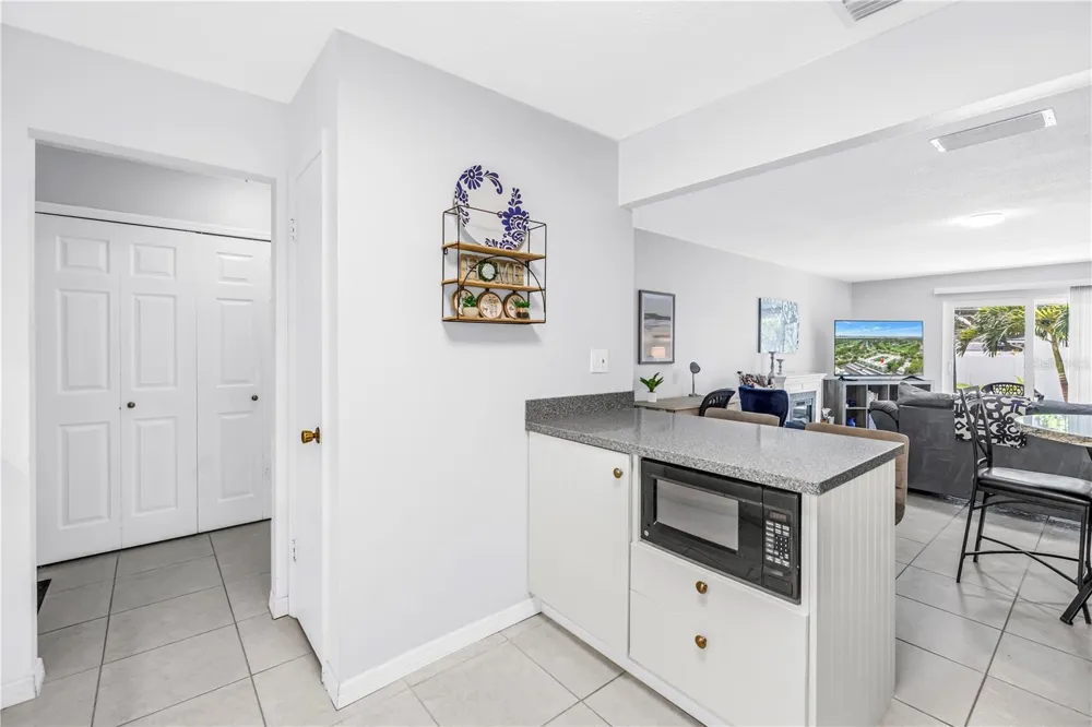 701 POINSETTIA ROAD #116 Belleair, FL 33756