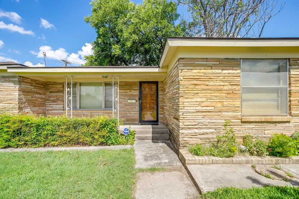 601 Perry Drive White Settlement, TX 76108