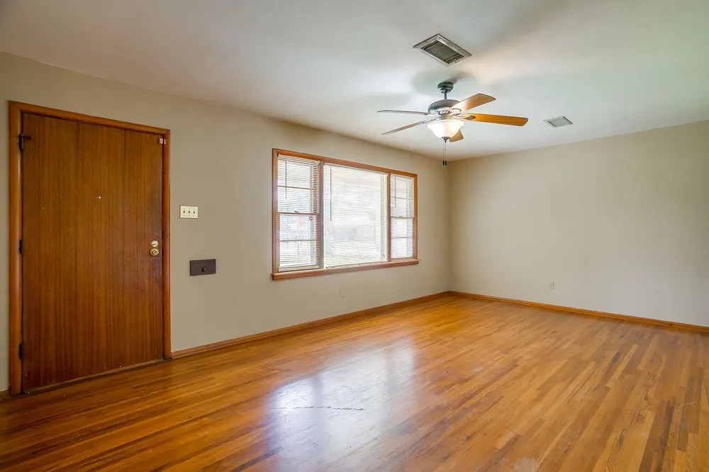 601 Perry Drive White Settlement, TX 76108