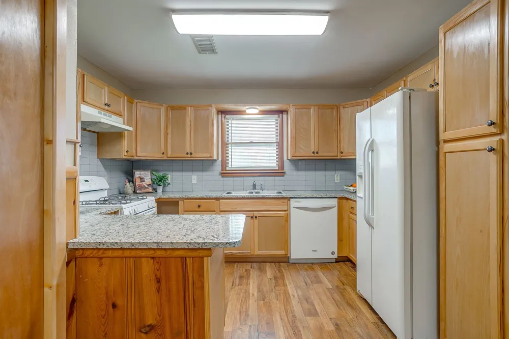601 Perry Drive White Settlement, TX 76108