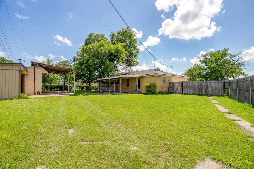 601 Perry Drive White Settlement, TX 76108