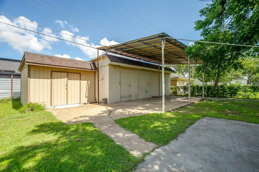 601 Perry Drive White Settlement, TX 76108