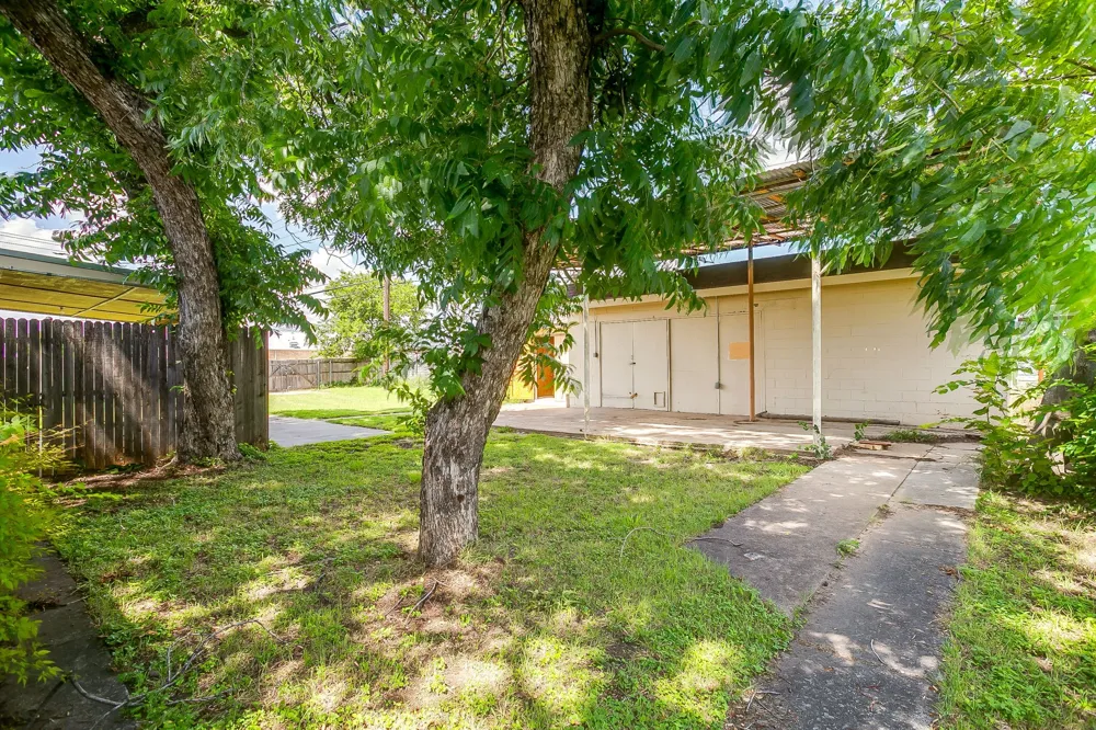 601 Perry Drive White Settlement, TX 76108