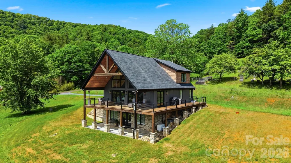 8788 Donald Barrier Street Newland, NC 28657
