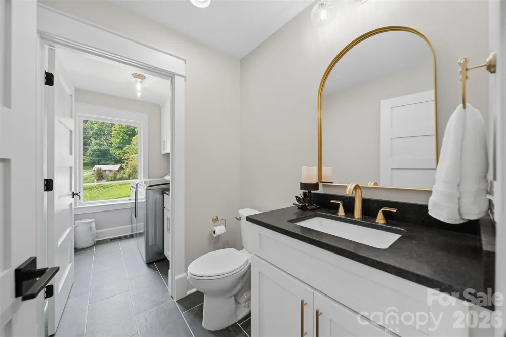 8788 Donald Barrier Street Newland, NC 28657