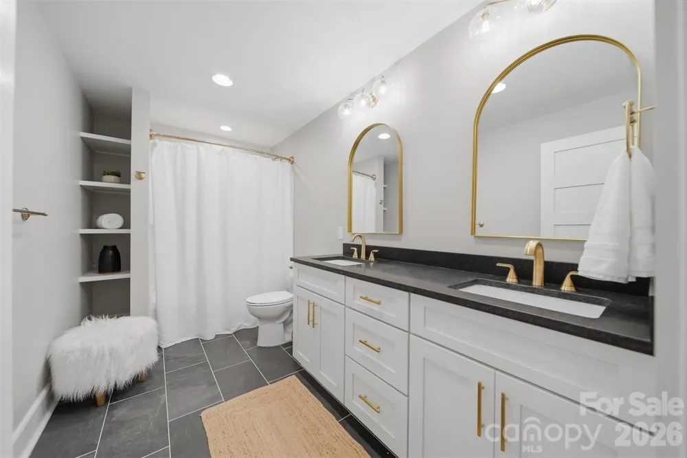 8788 Donald Barrier Street Newland, NC 28657