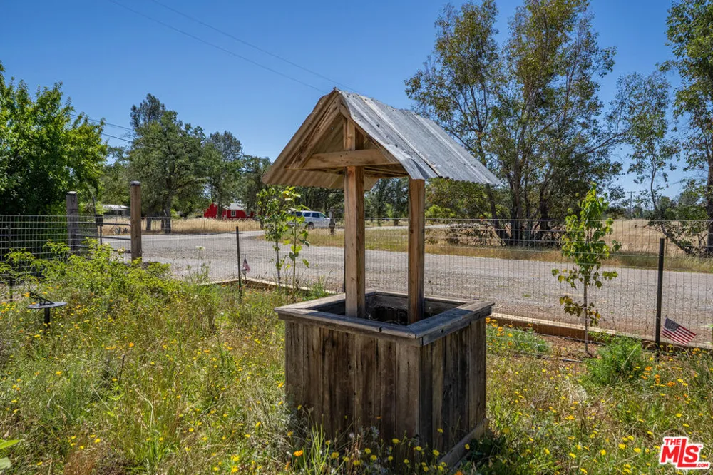 4916 Happy Valley Road Anderson, CA 96007