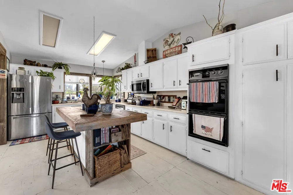 4916 Happy Valley Road Anderson, CA 96007