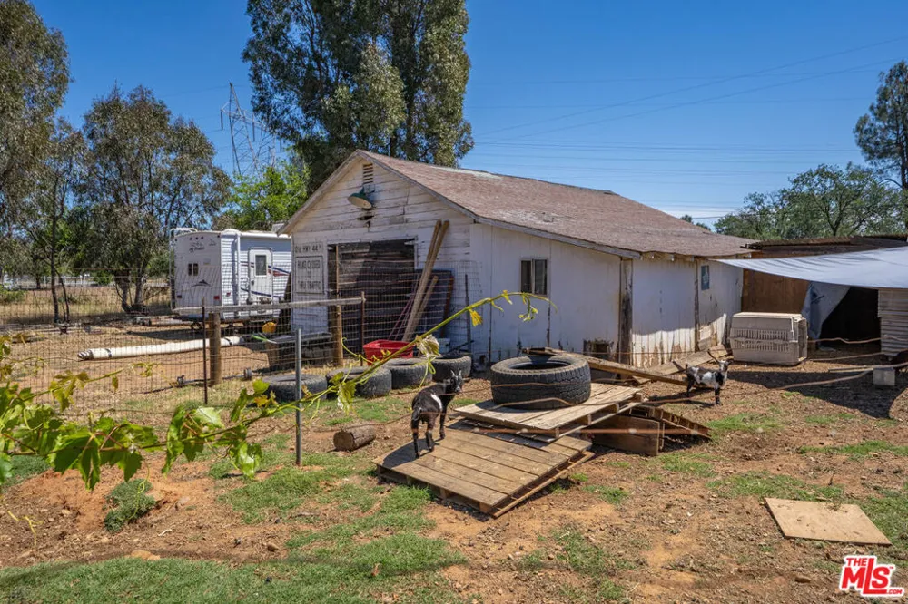 4916 Happy Valley Road Anderson, CA 96007