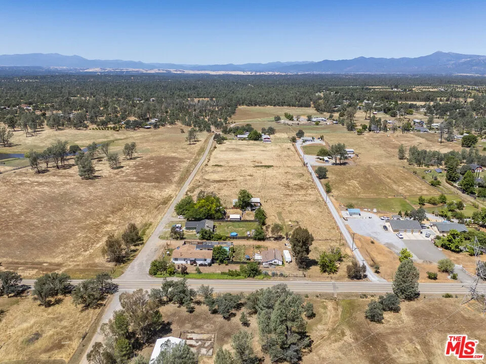 4916 Happy Valley Road Anderson, CA 96007
