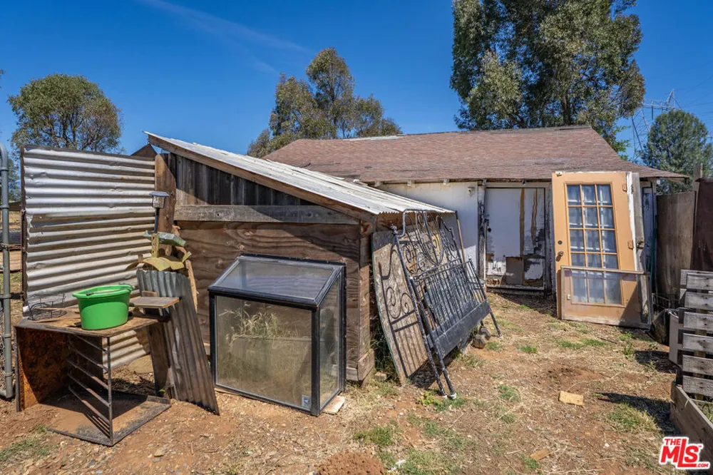 4916 Happy Valley Road Anderson, CA 96007