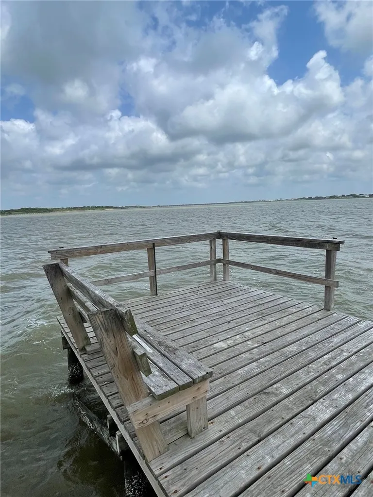 301 Beacon Drive Port Lavaca, TX 77979