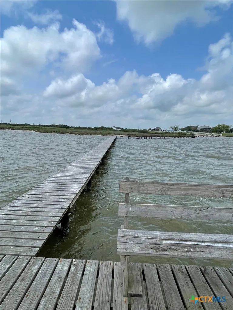 301 Beacon Drive Port Lavaca, TX 77979