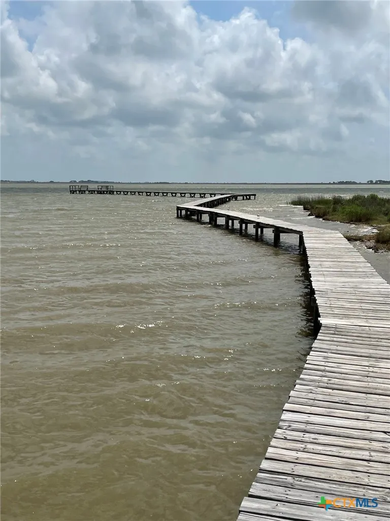 301 Beacon Drive Port Lavaca, TX 77979