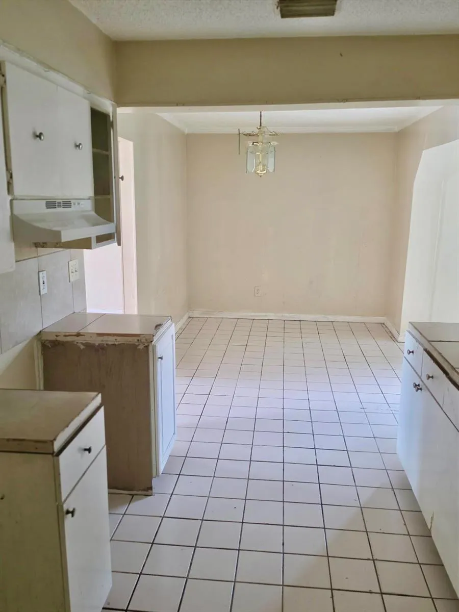 1216 Giller Avenue Mangonia Park, FL 33407
