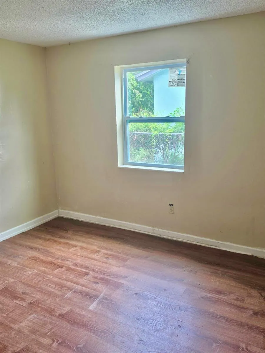 1216 Giller Avenue Mangonia Park, FL 33407