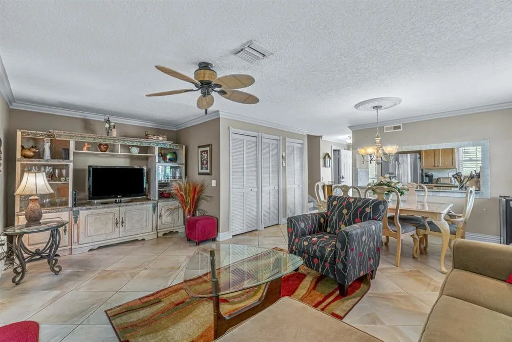 338 Waterside Drive Hypoluxo, FL 33462