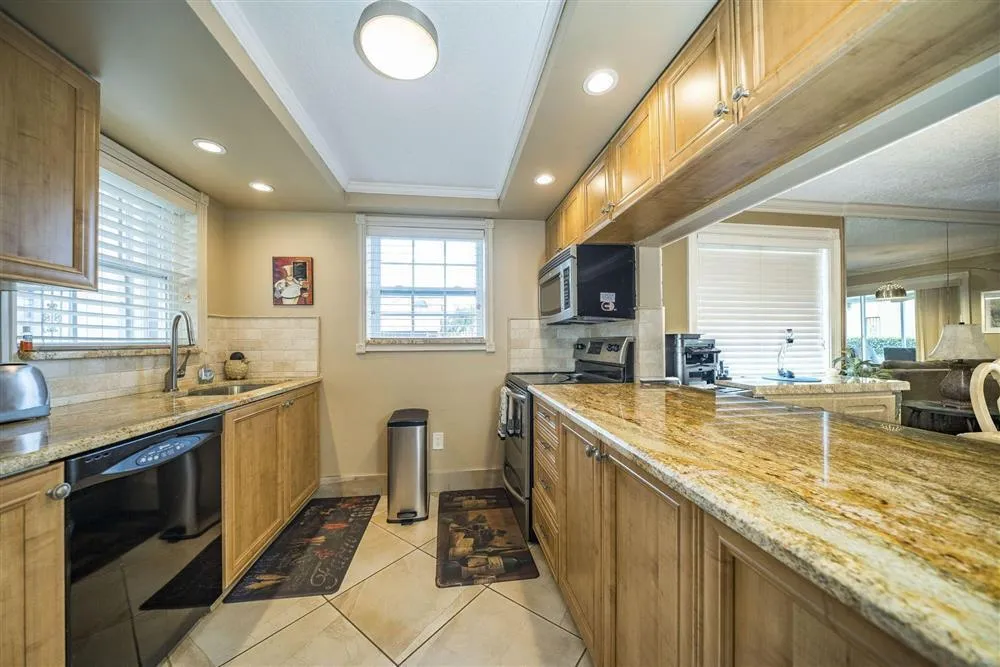 338 Waterside Drive Hypoluxo, FL 33462