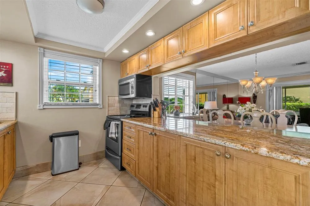 338 Waterside Drive Hypoluxo, FL 33462
