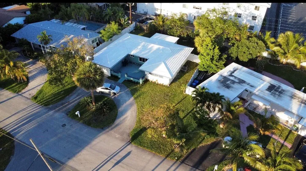 1760 Bel Air Avenue Lauderdale By The Sea, FL 33062