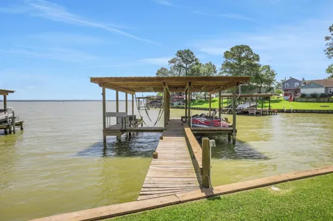 321 E Woodland Shores Drive
