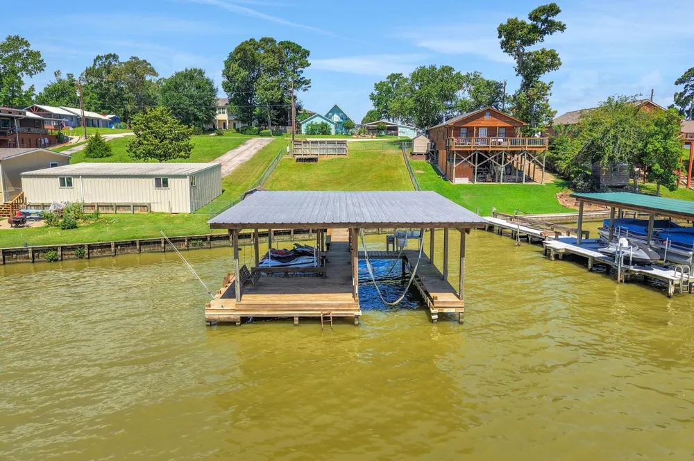 321 E Woodland Shores Drive Point Blank, TX 77364