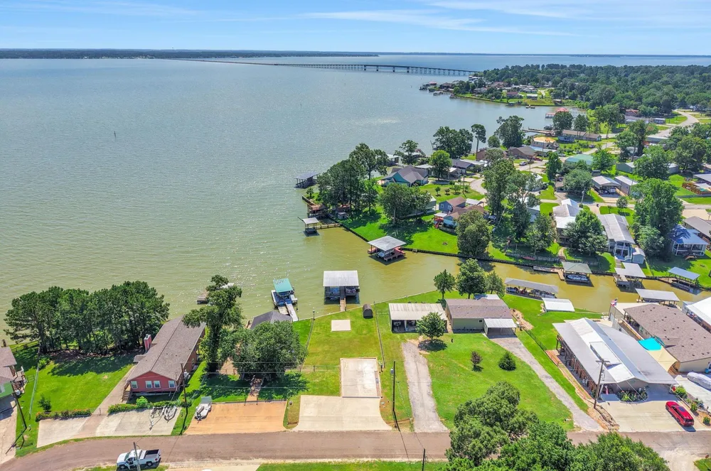 321 E Woodland Shores Drive Point Blank, TX 77364