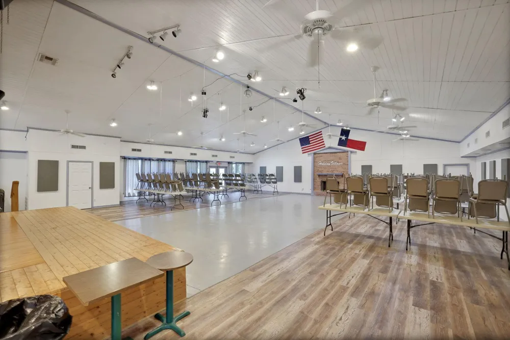321 E Woodland Shores Drive Point Blank, TX 77364