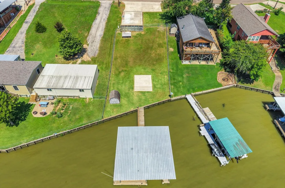 321 E Woodland Shores Drive Point Blank, TX 77364