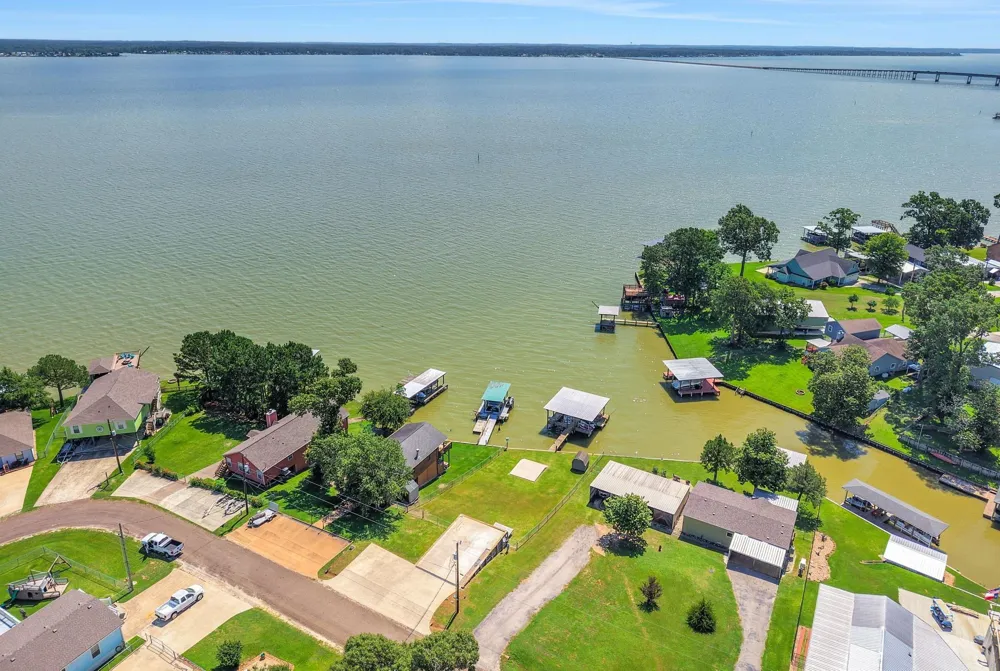 321 E Woodland Shores Drive Point Blank, TX 77364