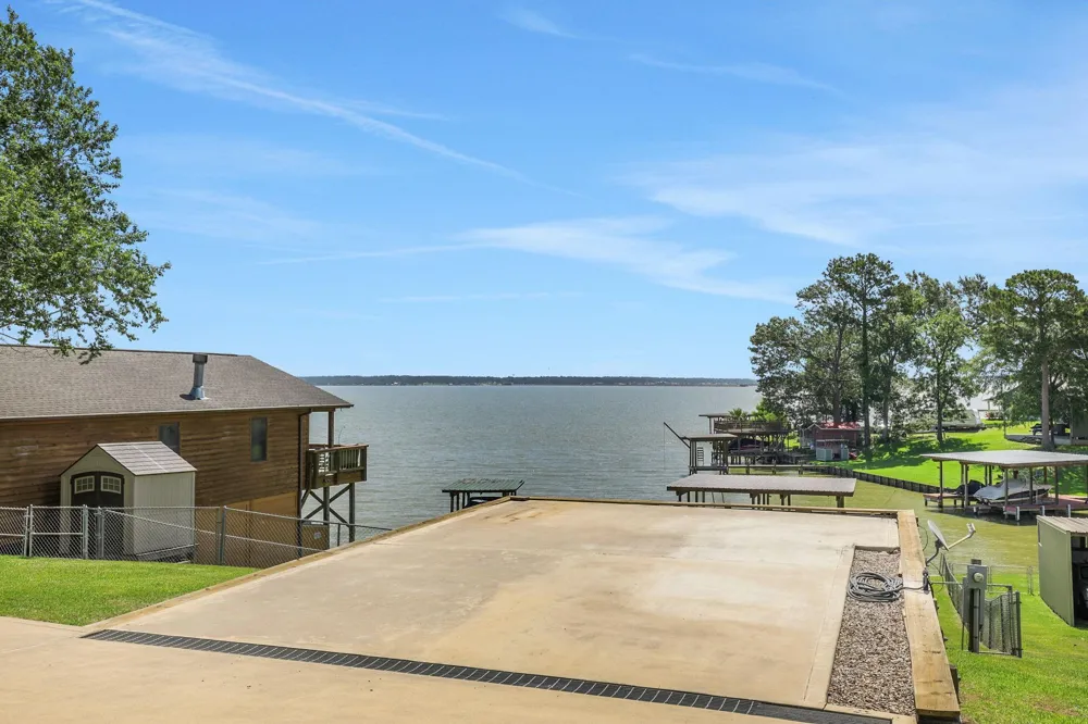 321 E Woodland Shores Drive Point Blank, TX 77364