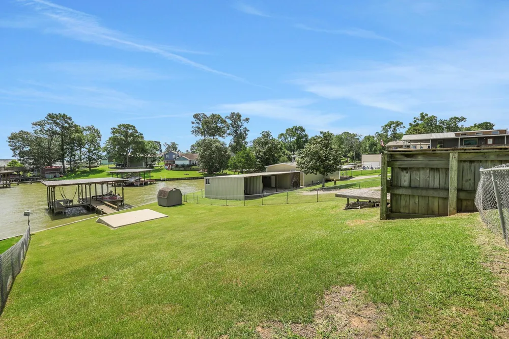 321 E Woodland Shores Drive Point Blank, TX 77364