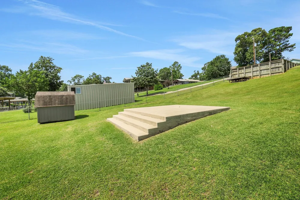 321 E Woodland Shores Drive Point Blank, TX 77364