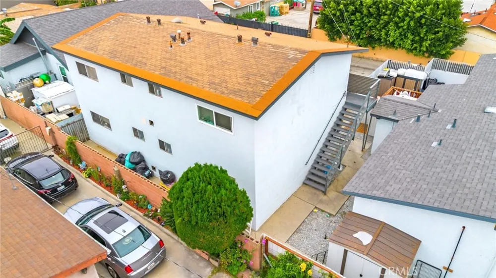 6221 Corona Bell, CA 90201