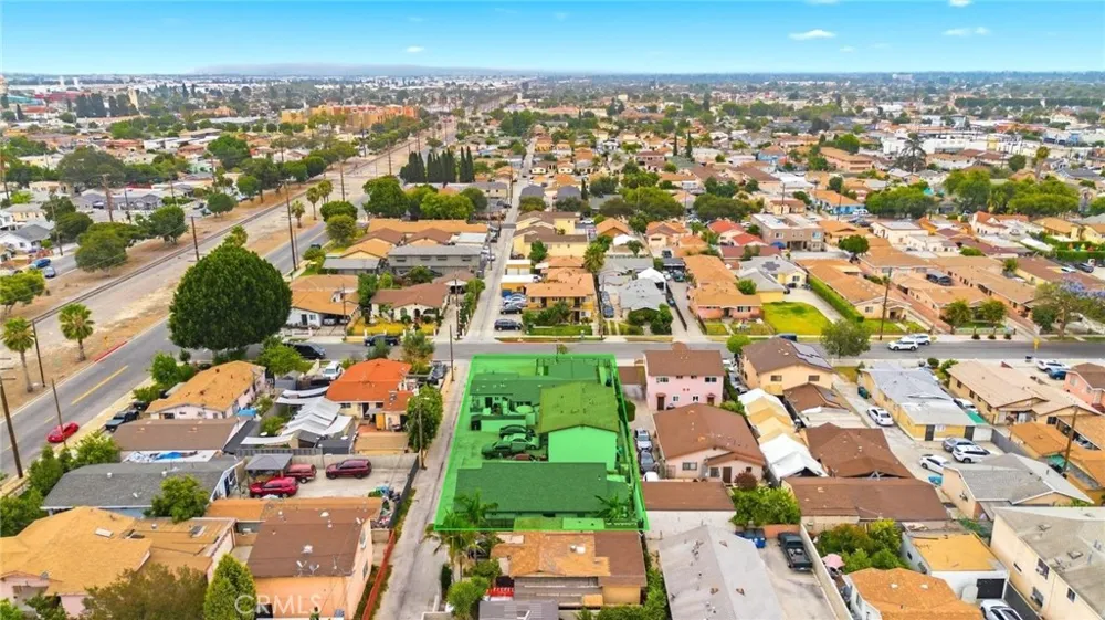 6221 Corona Bell, CA 90201