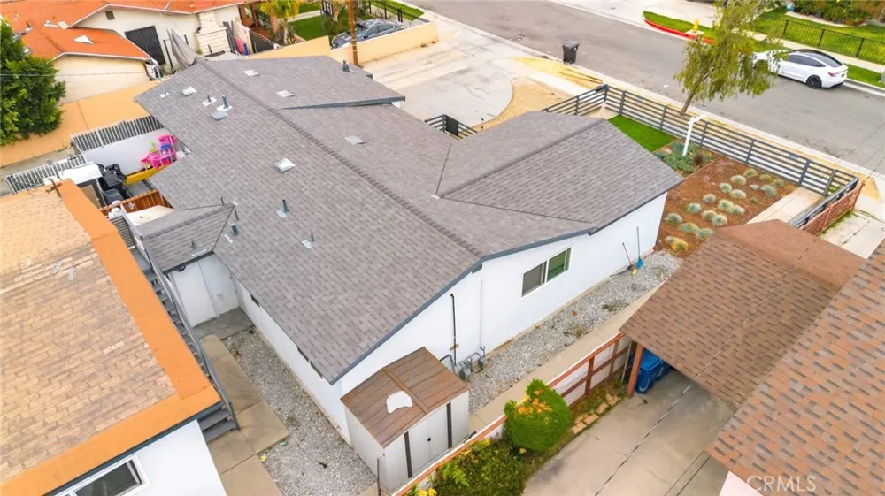 6221 Corona Bell, CA 90201