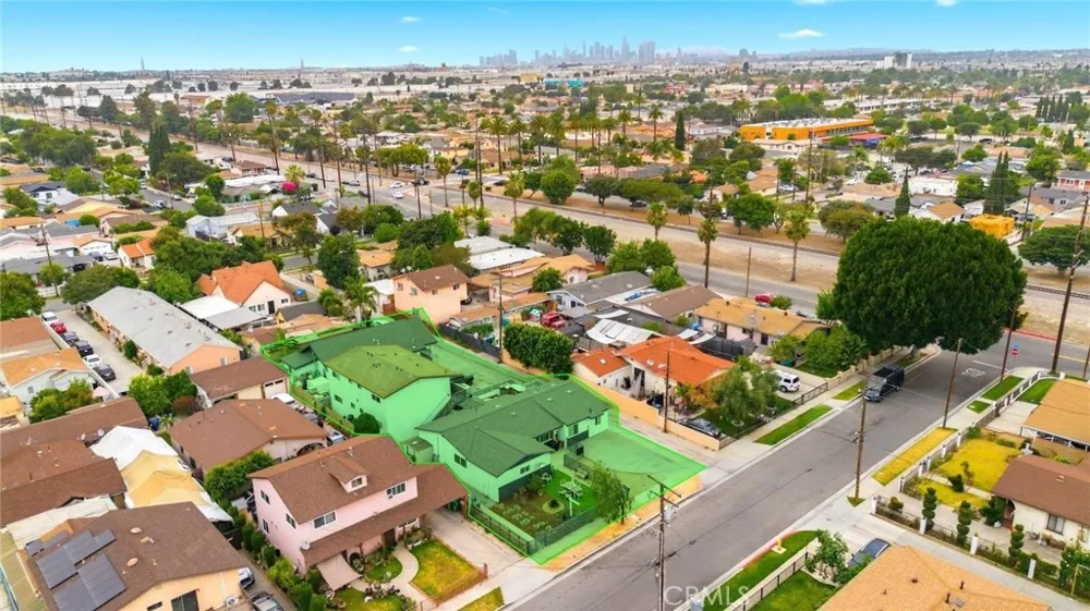 6221 Corona Bell, CA 90201