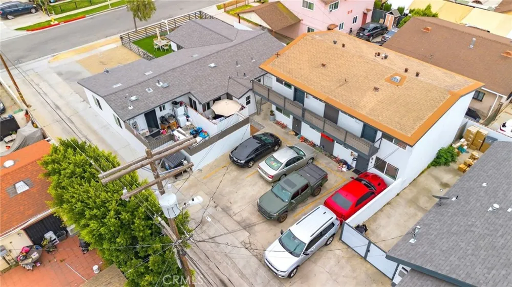 6221 Corona Bell, CA 90201