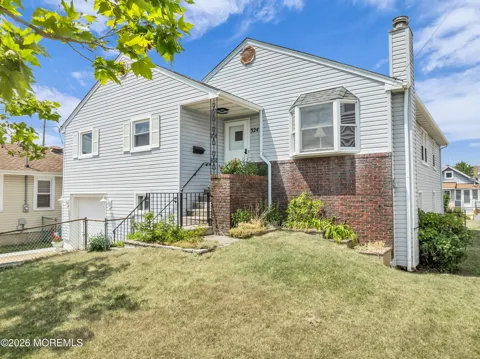 324 Dupont Avenue