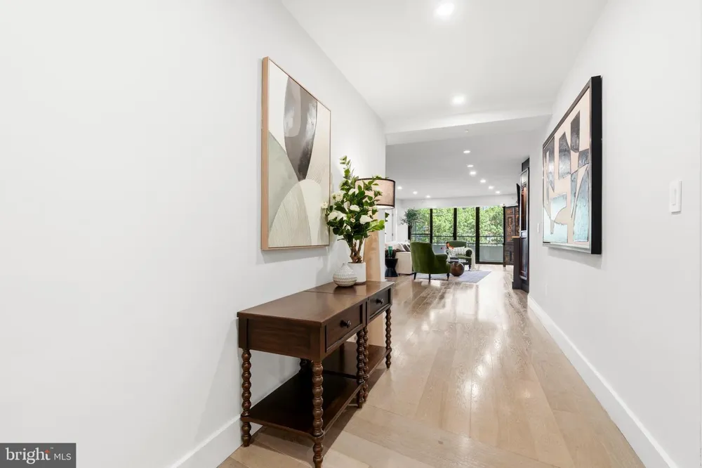 1300 CRYSTAL DRIVE #606S Arlington, VA 22202