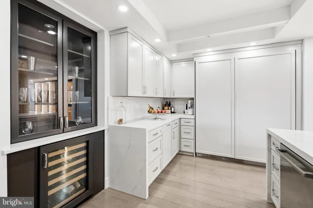 1300 CRYSTAL DRIVE #606S Arlington, VA 22202