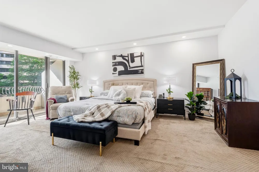 1300 CRYSTAL DRIVE #606S Arlington, VA 22202