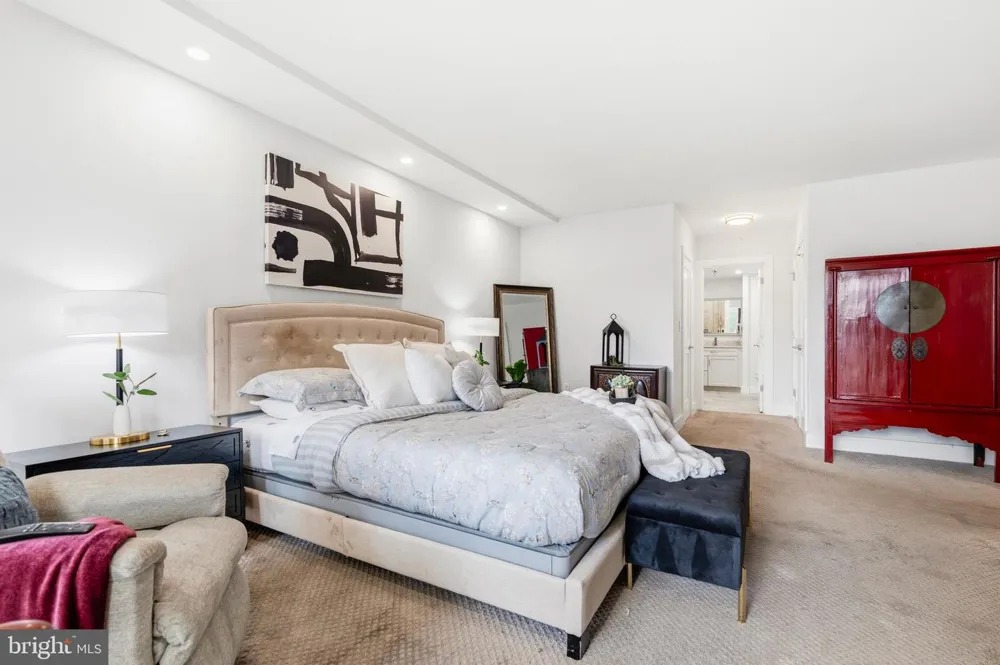 1300 CRYSTAL DRIVE #606S Arlington, VA 22202