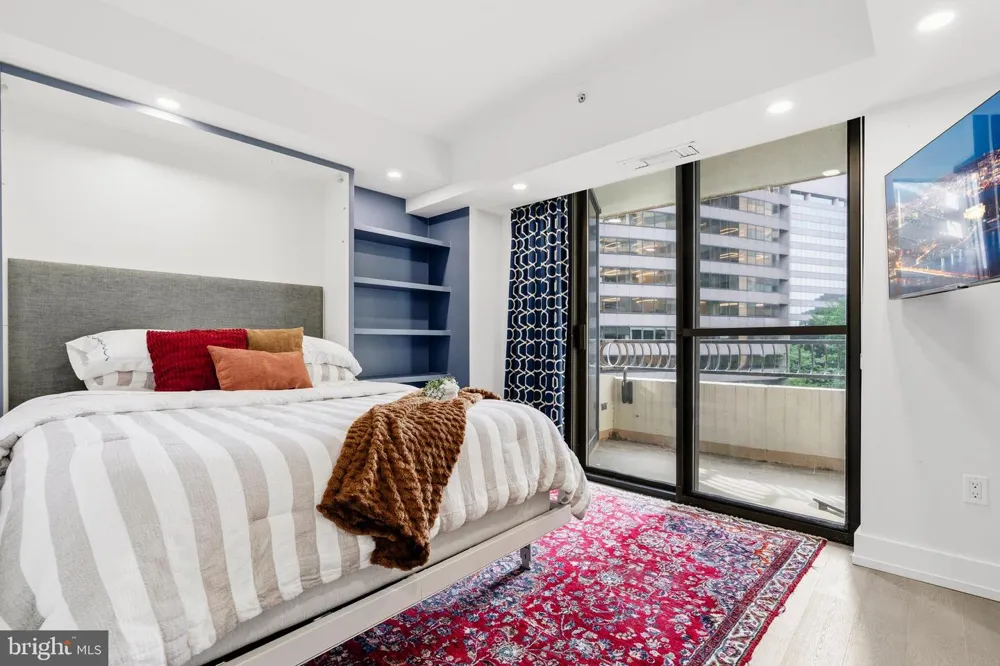 1300 CRYSTAL DRIVE #606S Arlington, VA 22202