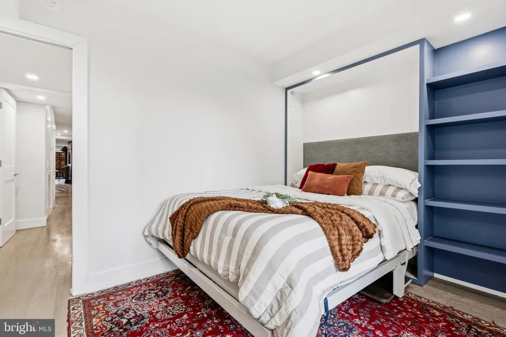 1300 CRYSTAL DRIVE #606S Arlington, VA 22202