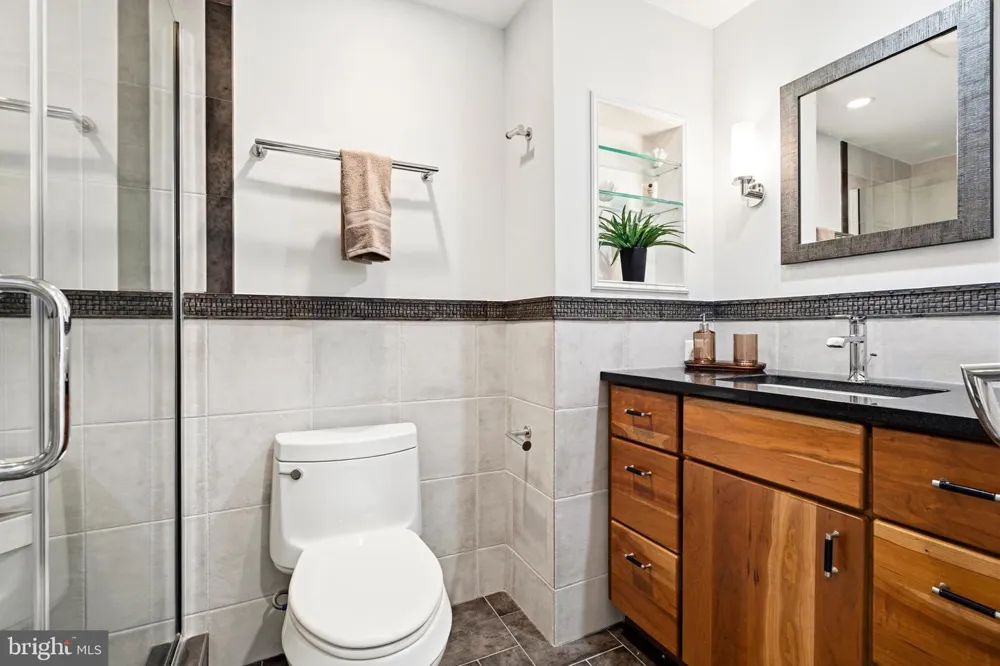 1300 CRYSTAL DRIVE #606S Arlington, VA 22202